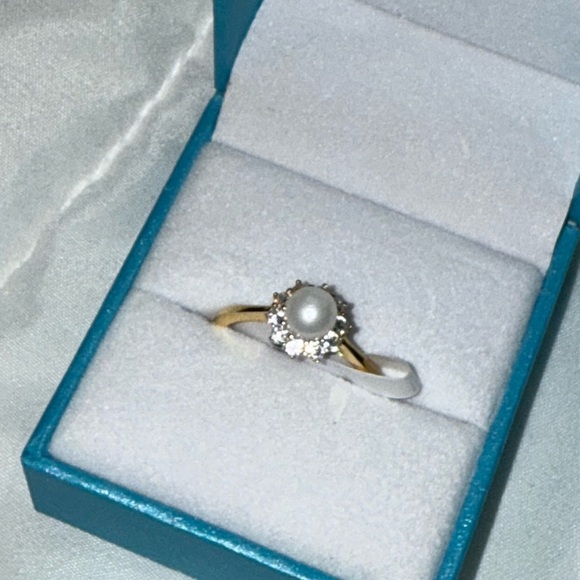 Victoria Emerson Mya Pearl Ring with Halo sz 8 NEW! - Picture 5 of 5